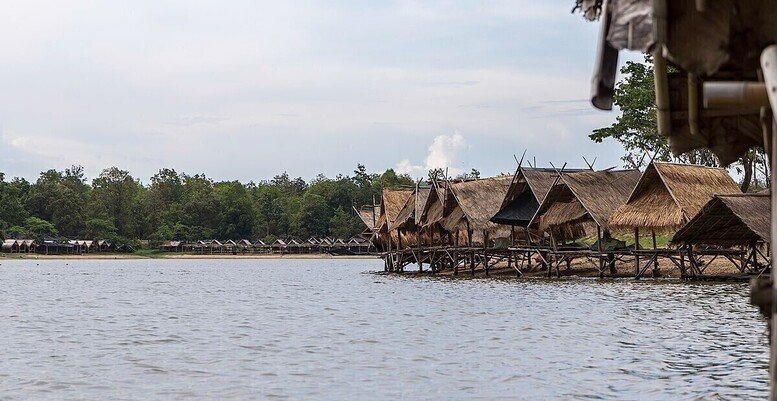 Thais eten @ Huai Tueng Thao Lake
