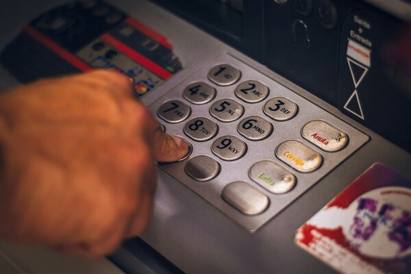 Geld, Bankkaarten, ATM