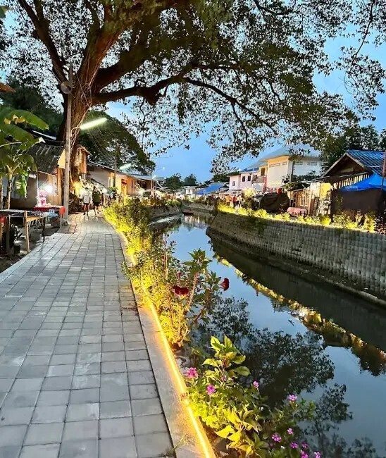 Mae Kha Canal